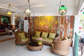 COME-PANG HOTEL - Image 3