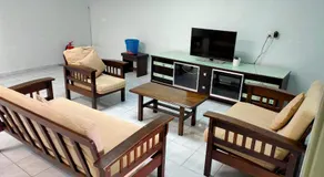Ria Cameron Hotel - Image 4