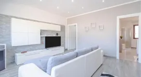 Villa con internet de alta velocidad, barbacoa y jacuzzi | Vistas al jardín - Image 2