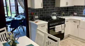 Outstanding 6 Bedroom House Cotton End, Bedford - Image 3