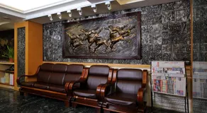 Lion Hotel - Image 2