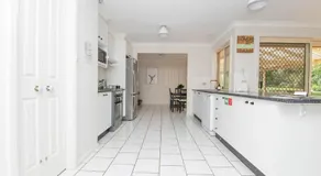 The Valerie Gardens - Homely & Cosy, Sleeps 11 - Image 3