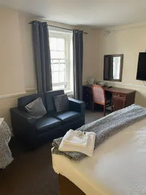 Rose and Crown Hotel - Image 2