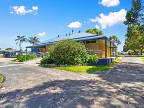 Waters Edge Holiday Park - Image 4