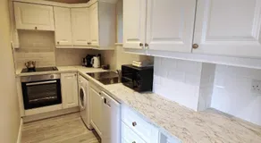 Moneylands Farm Self-Catering Apartments - Image 3