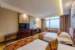 Gus Layton International Hotel - Image 2