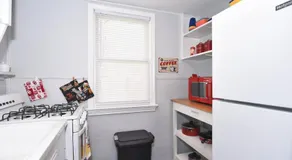 BLUE FLAMINGO'S CHARMING HOME-Heart of Tulsa2- Cherry St-Expo-11th - Image 4