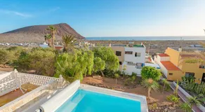 MEDANO4YOU Lava Azul Beach House - Image 3