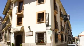 Hostal Alcántara - Image 4