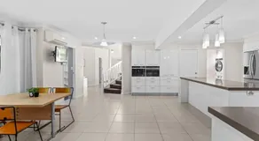 Cozy 3 Bedroom Retreat in the Heart of Capalaba - Image 4