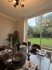 Charming 3 BR - NEC HS2- Long Stays Wifi Parking Airport - Image 2