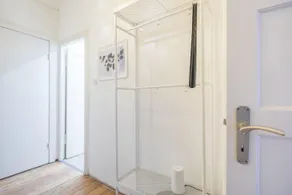 Cosy 2-room Apartment in urban location - Image 2