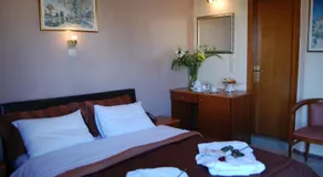 Paris Hotel - Image 2