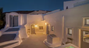 AQUA SERENITY LUXURY SUITES SANTORINI - Image 4