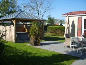 Authentic chalet with garden, near the Wadden Sea - Image 4