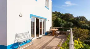 Romantic riverside retreat - Image 3