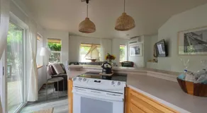 Beach Bungalow 4 - Image 3
