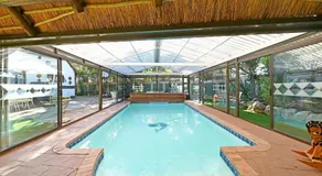 Mawethu on Mead Guesthome with Covered pool and Garden - Image 4