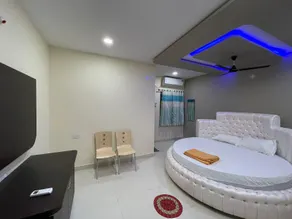 S S GRAND LODGE - Image 2