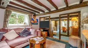 4 Bed in Burwash Common oc-b34866 - Image 2