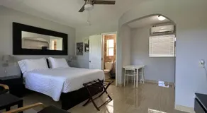 White Horse Motel - Image 2