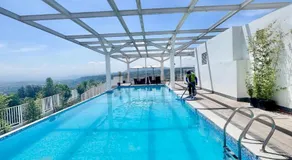 Aesthetic One Bedroom Beside SM w Pool, Wifi and Netflix - Image 3