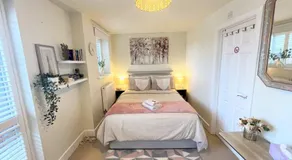 Penthouse Rooms - Image 2