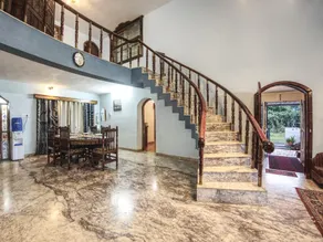 Brookevally Palace Homestay - Image 2