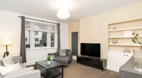 NR Edinburgh Airport & City Modern Home-Parking - Image 2