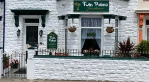 OYO Twins Palms Guest House - Image 4