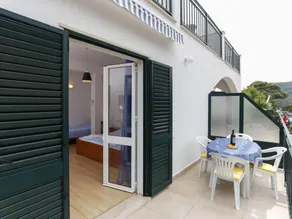 Apartments Posta - Studio with Balcony and Sea View - Apartman 2 - Image 4