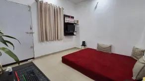 2BK With Dedicated Workspace And Wifi l AC Bedroom - Image 2