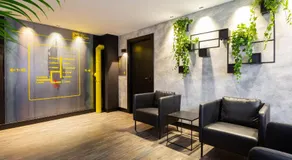 Fly Rooms Madrid Airport - Image 4