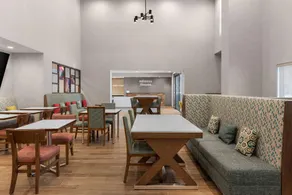 Hampton Inn And Suites Orangeville, On - Image 3