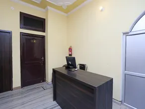 Hotel O Greenview Near Munshi Pulia Metro Station - Image 2