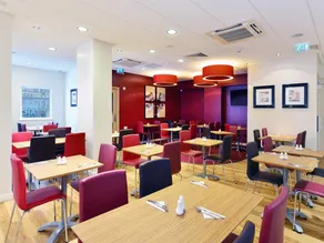 Travelodge Glasgow Queen Street - Image 2
