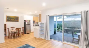 Modern Share house, private bedroom with double size bed, 7min to beach - Image 2