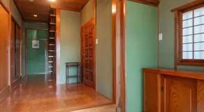 Dazai-fu Japanese-style residence Spacious 5LDK for up to 16 people Enjoy a comfortable stay with 2 parking spaces and 3 bathrooms - Image 3