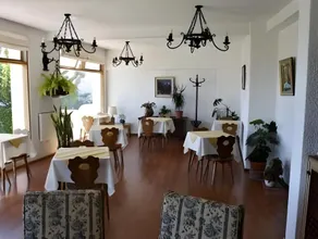 Hotel Tirol - Image 5