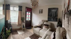 House - Sleeps 4 - Garden - on street parking - Image 2