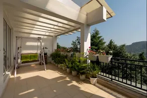 Creekside 4bhk apartment close to the lake - Image 5