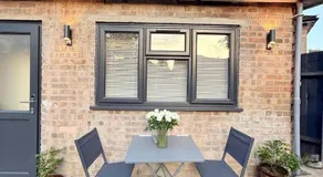 Newly Renovated Guesthouse with Free Parking - Image 5