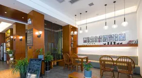 All Seasons Lodge Breakfast&Lift&Free Laundry &Book tickets &Downtown Location and English Service - Image 5