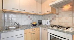 Lara Apartments - Image 4