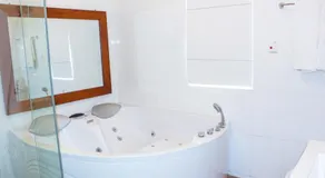 The Clovelly Bungalow - Image 4