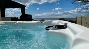 Casa Azul- Entire Lakefront Cottage with Hot Tub - Image 4