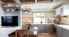 Sunny Loft with a Panoramic View - Image 4