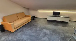 Moderna Mansarda con parcheggio gratuito - Image 4