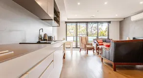 Apartment in Windsor - Image 3