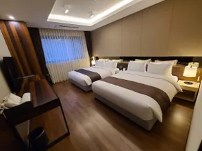 New Donghae Tourist Hotel - Image 4